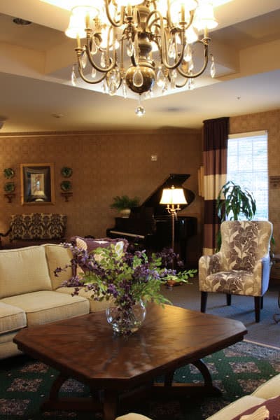 Lounge seating at Quail Park on Cypress in Visalia, California