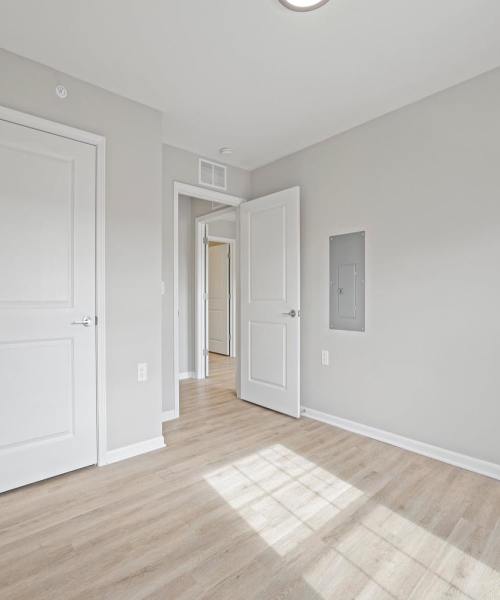 Bedroom with wood flooring at Kershaw Greene II in Athens, Ohio