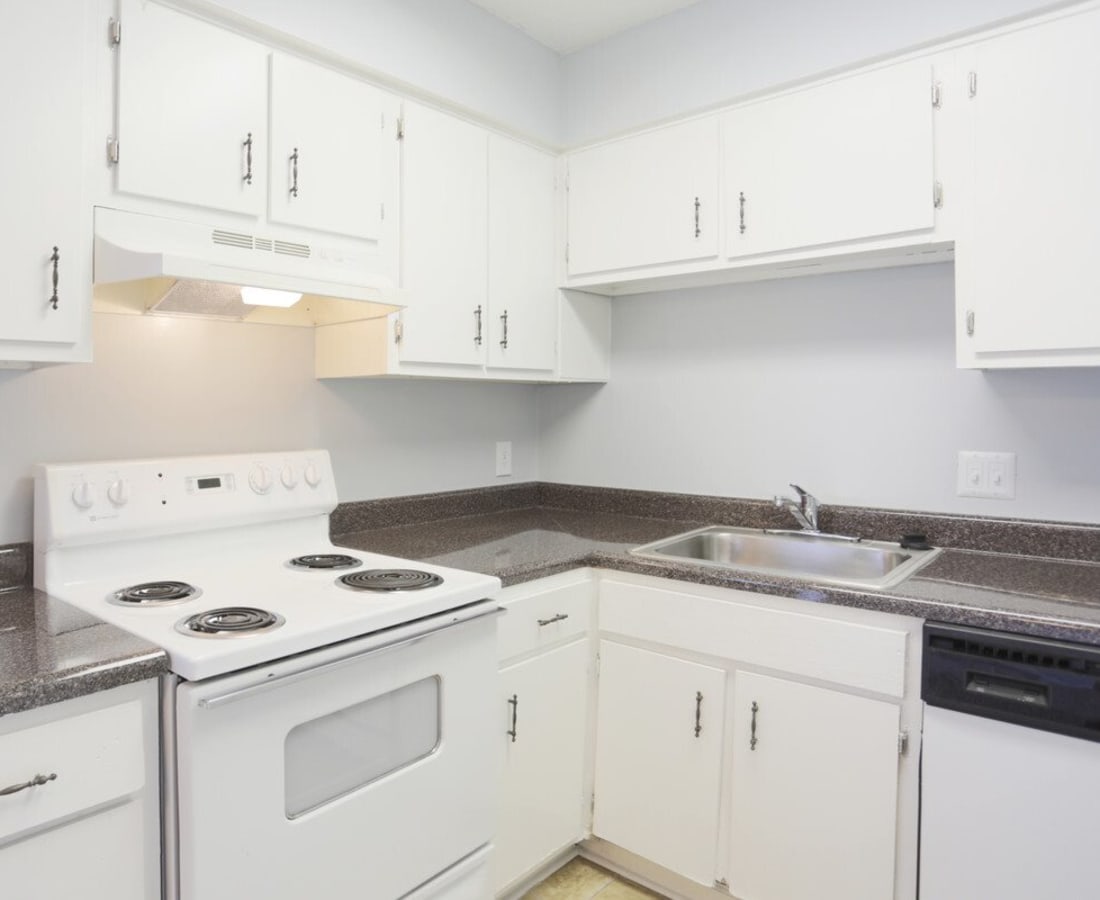 Matching appliances in an apartment kitchen at Meadowbrook and Brookridge in Charlotte, North Carolina