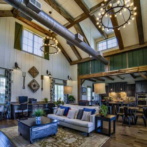 Lobby area with blue accents Avonlea Creekside in Marietta, Georgia