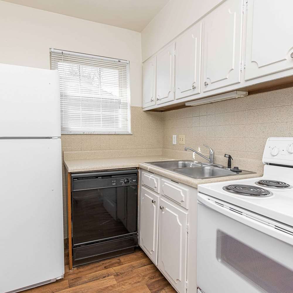 Kitchen with appliances at Brentwood Place Apartments in Saint Louis,Missouri