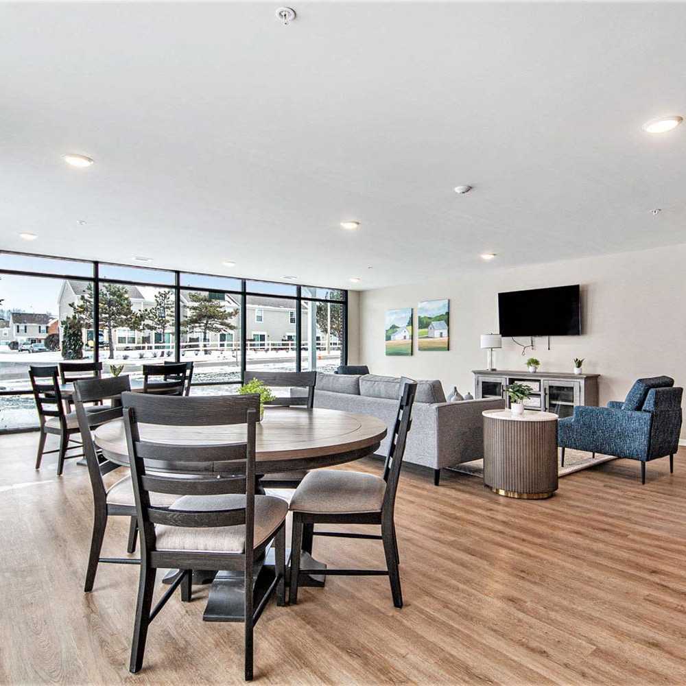 Breton Grove I in apartments Grand Rapids. MI