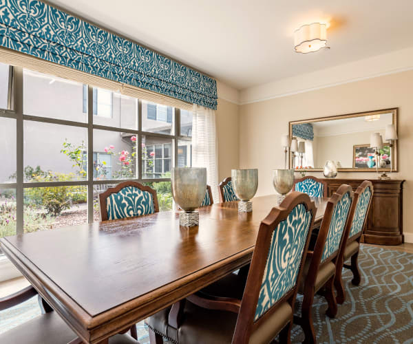 Dining room at Pacifica Senior Living Mission Villa in Daly City, California