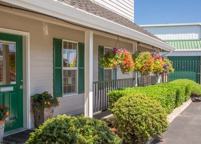 Exterior of the leasing office at A Storage Place in Clackamas, Oregon