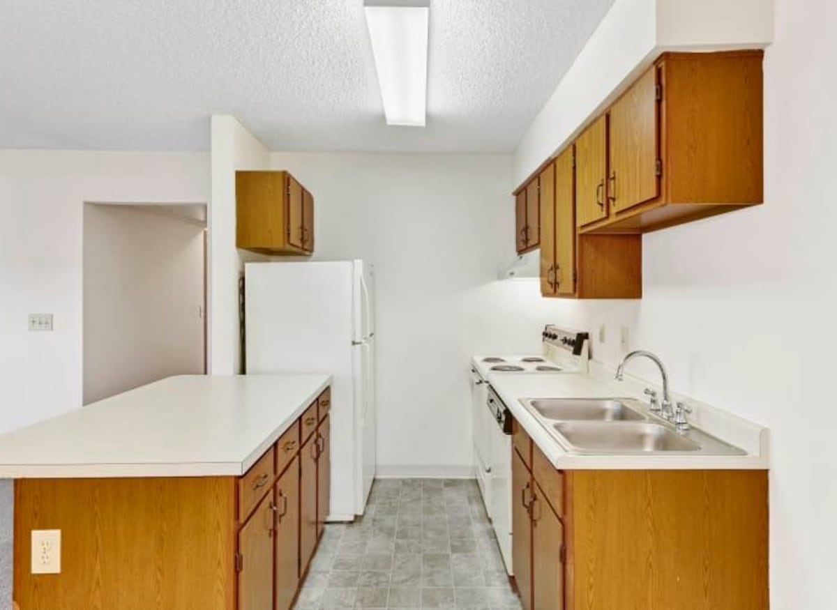 Spacious galley kitchen at Waterford Harbour in Groveport, Ohio