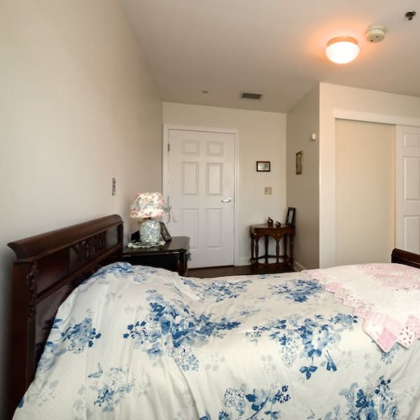 Resident bedroom at Pacifica Senior Living Bakersfield in Bakersfield, California.