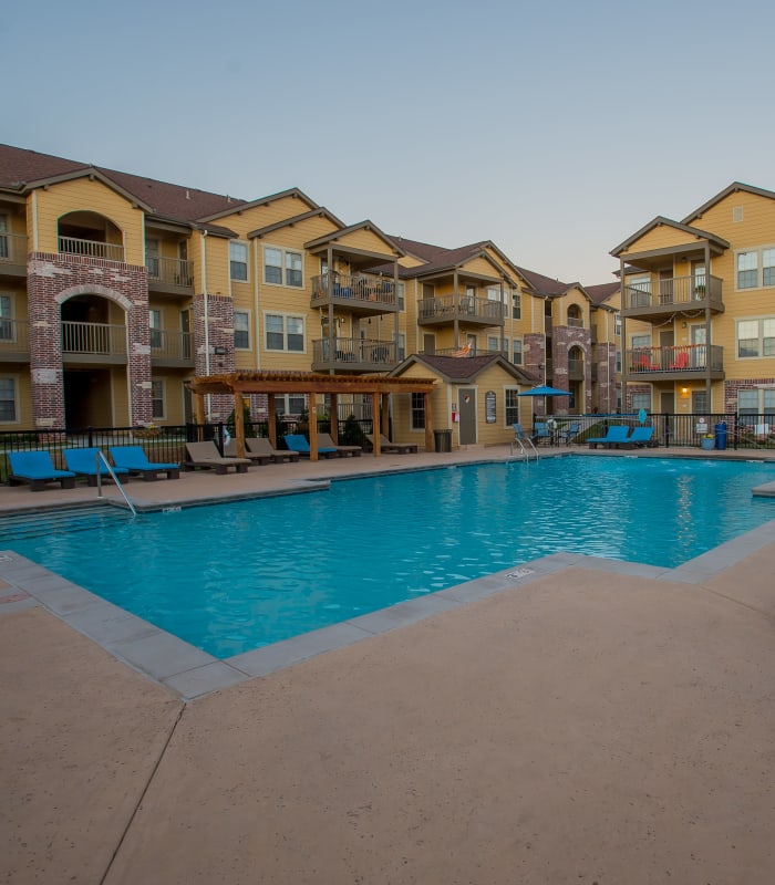 Large swimming pool at Mission Point Apartments in Moore, Oklahoma