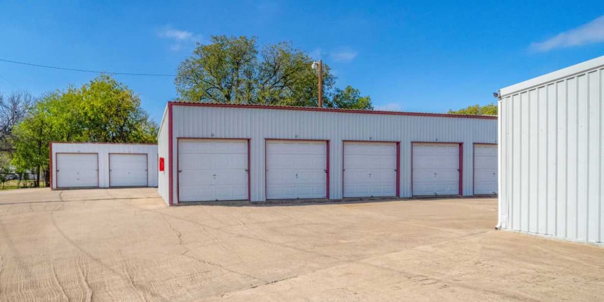 Outdoor storage units with easy, drive-up access at StoreLine Self Storage in Wichita Falls, Texas