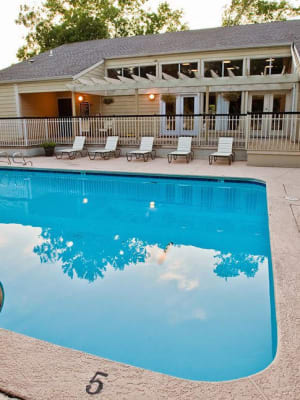 Amenities at Country Hollow in Tulsa, Oklahoma