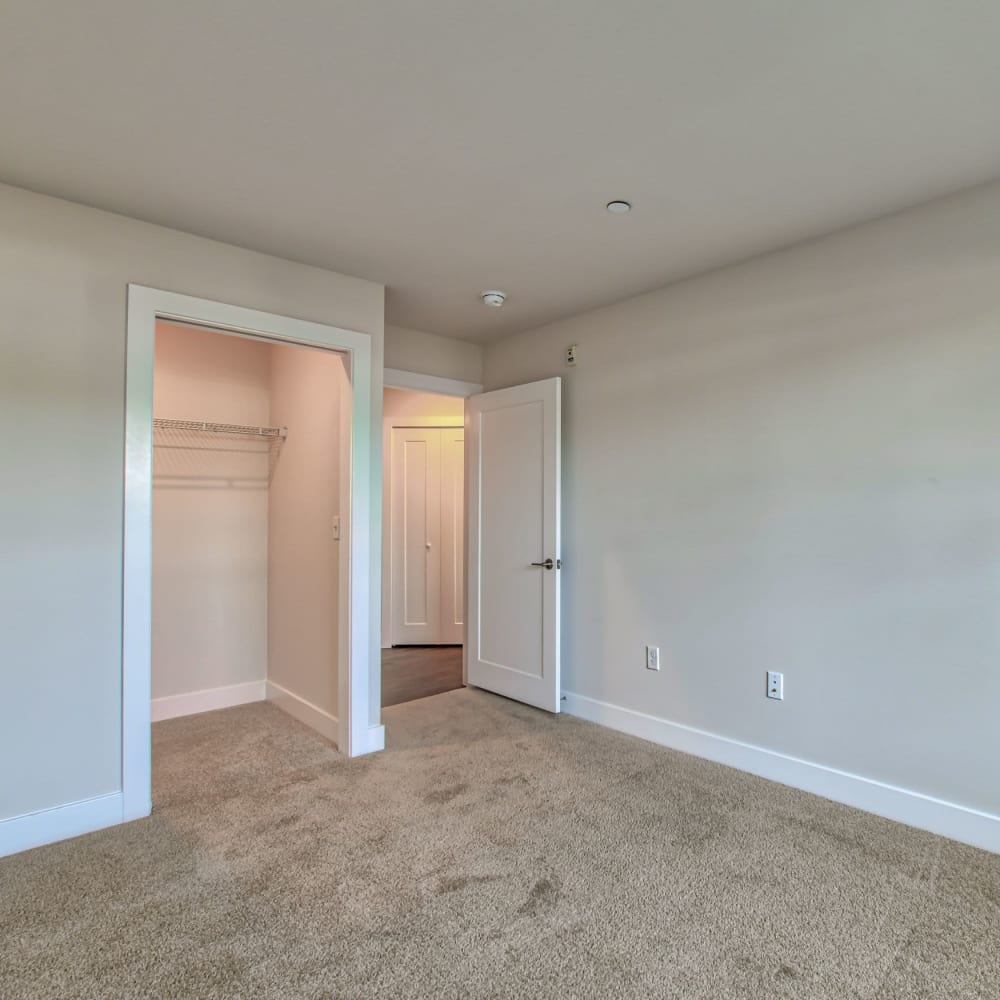 Bedroom with closet at Hamilton Place, Pittsburgh, Pennsylvania