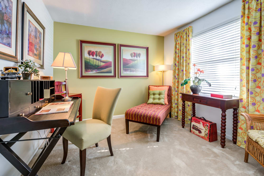 Spacious office nook at Valle Vista in Greenwood, Indiana