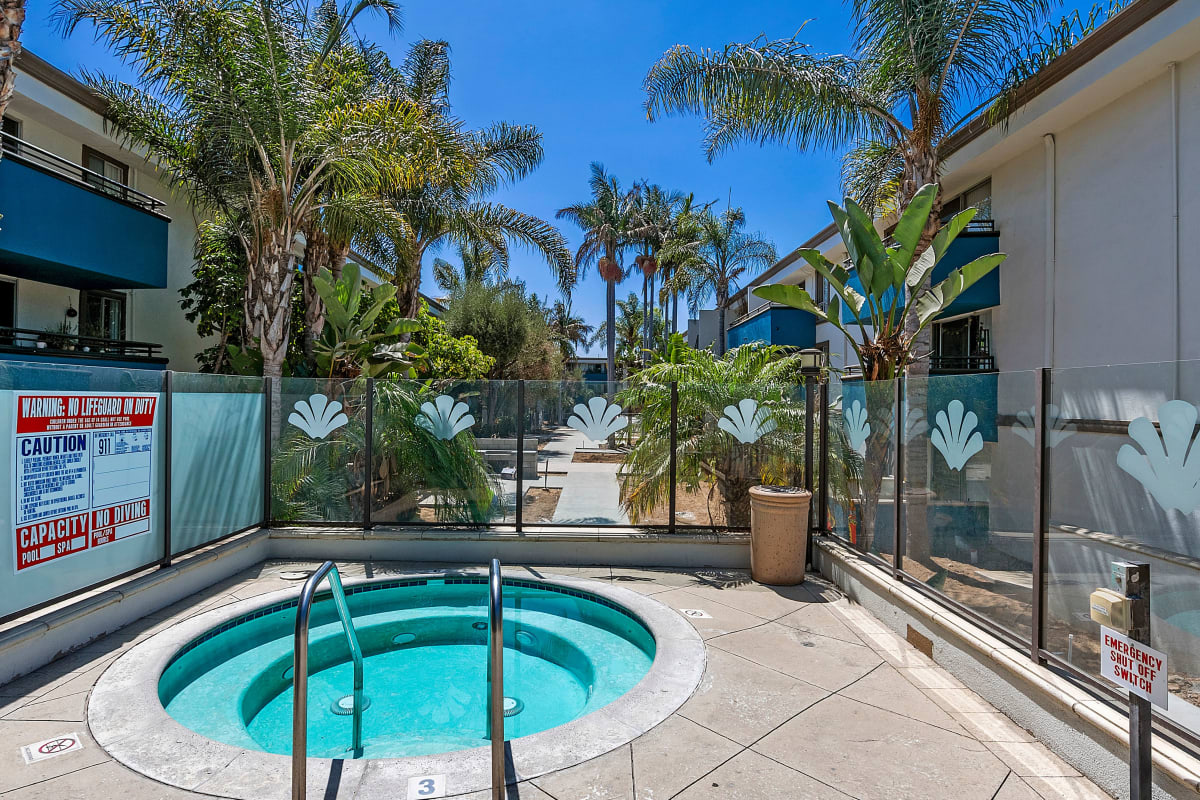 Hot tub at Westside Terrace, Los Angeles, California