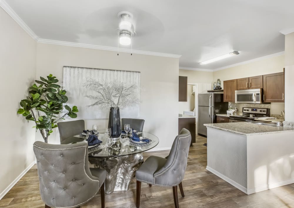 Kitchen and dining area at Meridian at Stanford Ranch in Rocklin, California
