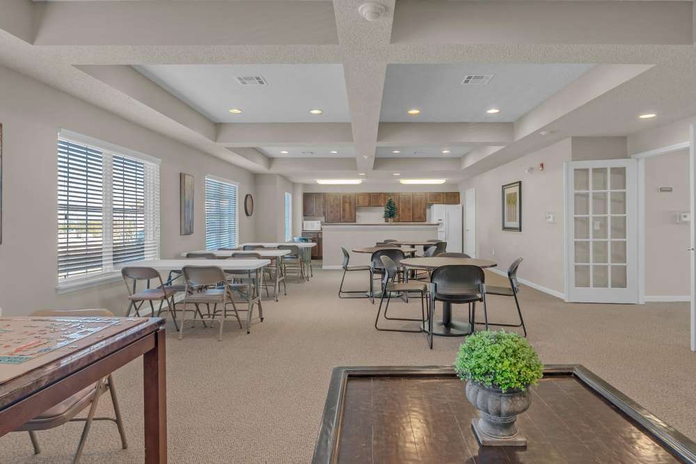 community dining room at Hartford Villas in Broken Arrow, Oklahoma