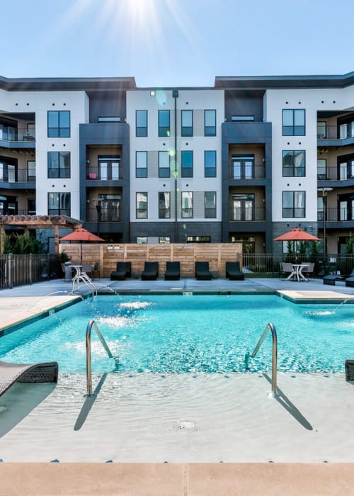 Pool at Echelon Luxury Apartments in Cincinnati, Ohio