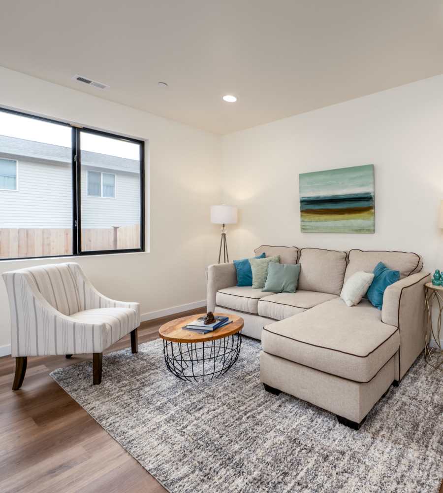 Spacious living area at Tuscany Woods in Marysville, Washington