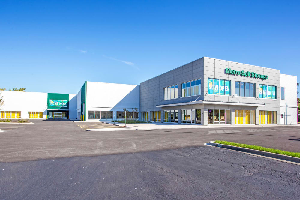 Facility exterior view at Metro Self Storage in Skokie, Illinois