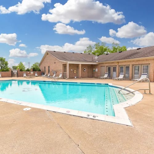 Sparkling pool at Burlington Oaks in Burlington, Kentucky