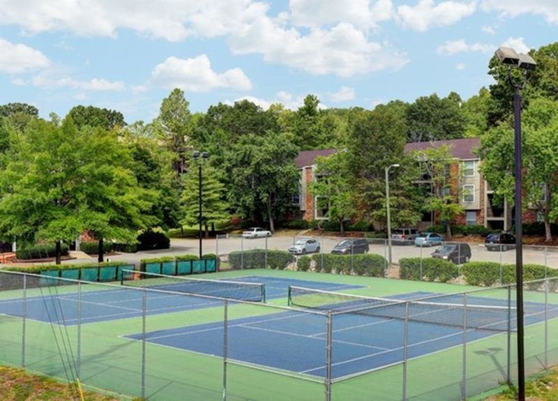 Well-maintained onsite tennis courts at Allegro on Bell in Antioch, Tennessee