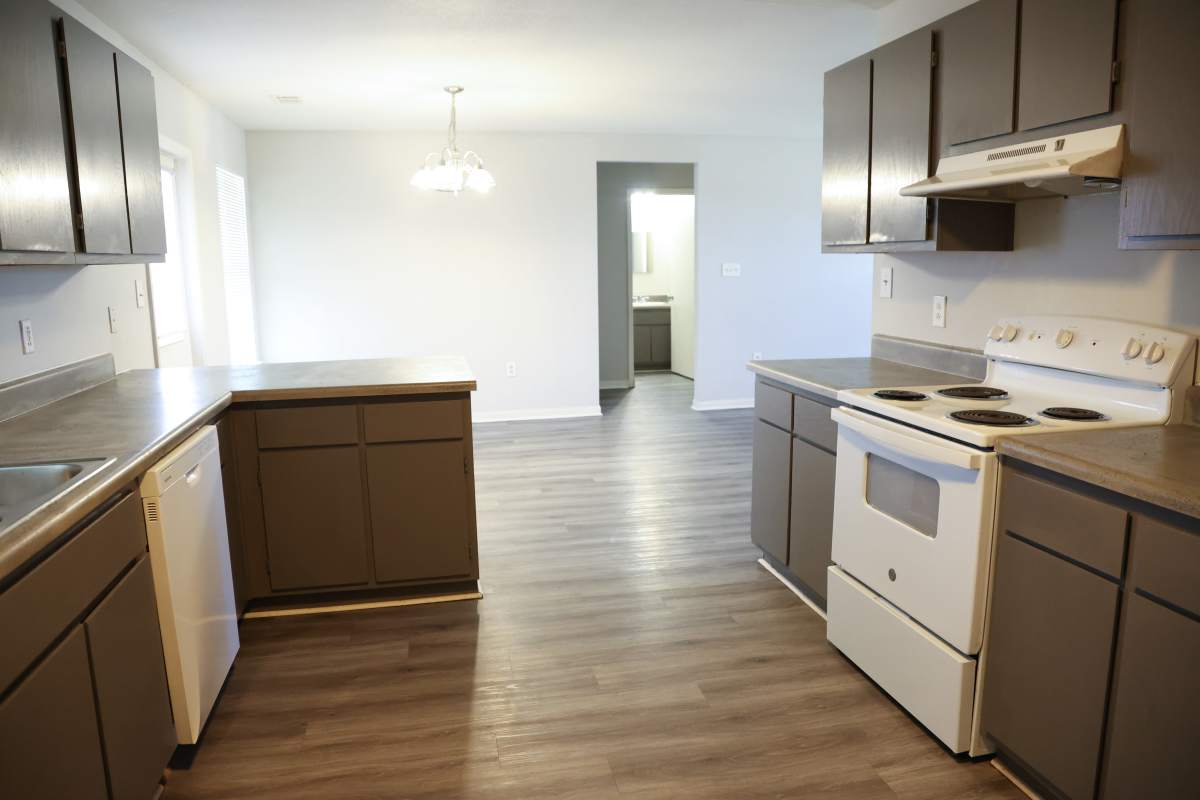 Classic kitchen at Parkway Place in Greenwood, Mississippi