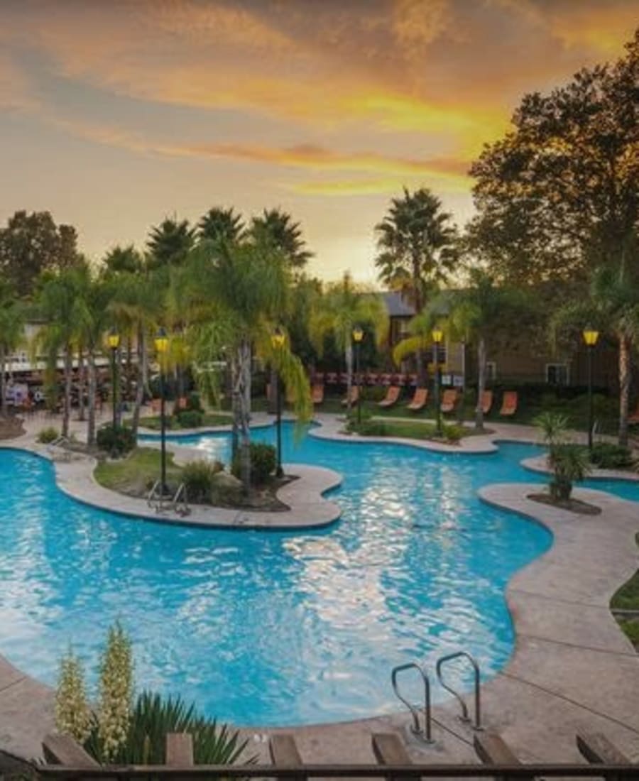 View amenities at The Palms Apartments in Sacramento, California