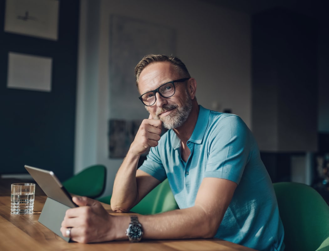 An JVM Securities, LLC investor looking over his investments