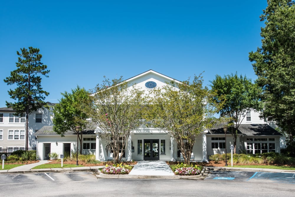 Exterior of Ingleside Apartments in North Charleston, South Carolina