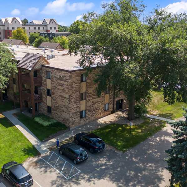 Explore the neighborhood around Solace on Lake Minnetonka in Spring Park, Minnesota