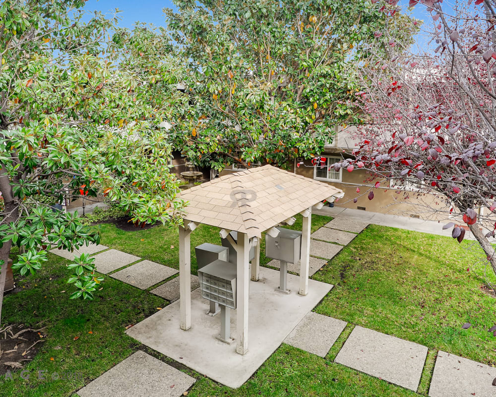 Courtyard at City Walk Apartments in Concord, California