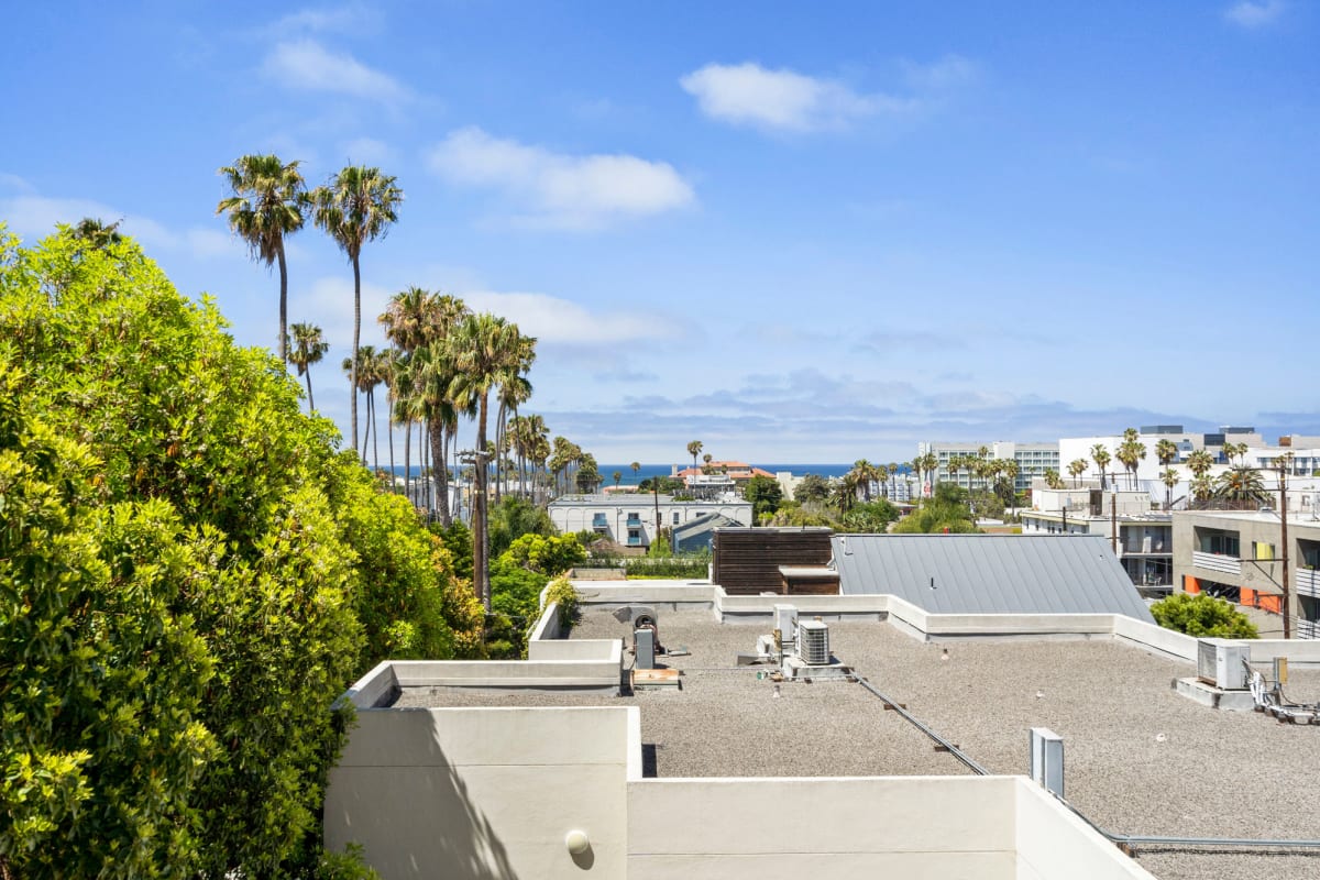 Beautiful views from Bay on 6th, Santa Monica, California