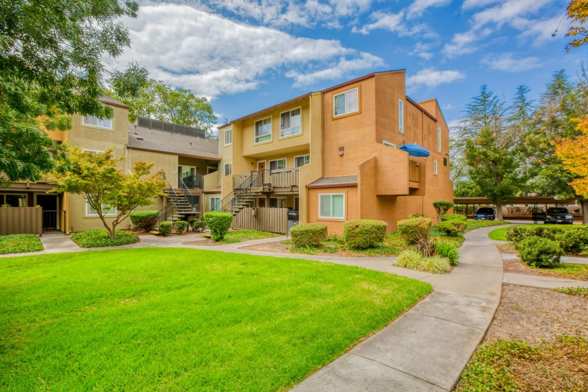 Beautiful landscaping at Rancho Luna Sol, Fremont, California