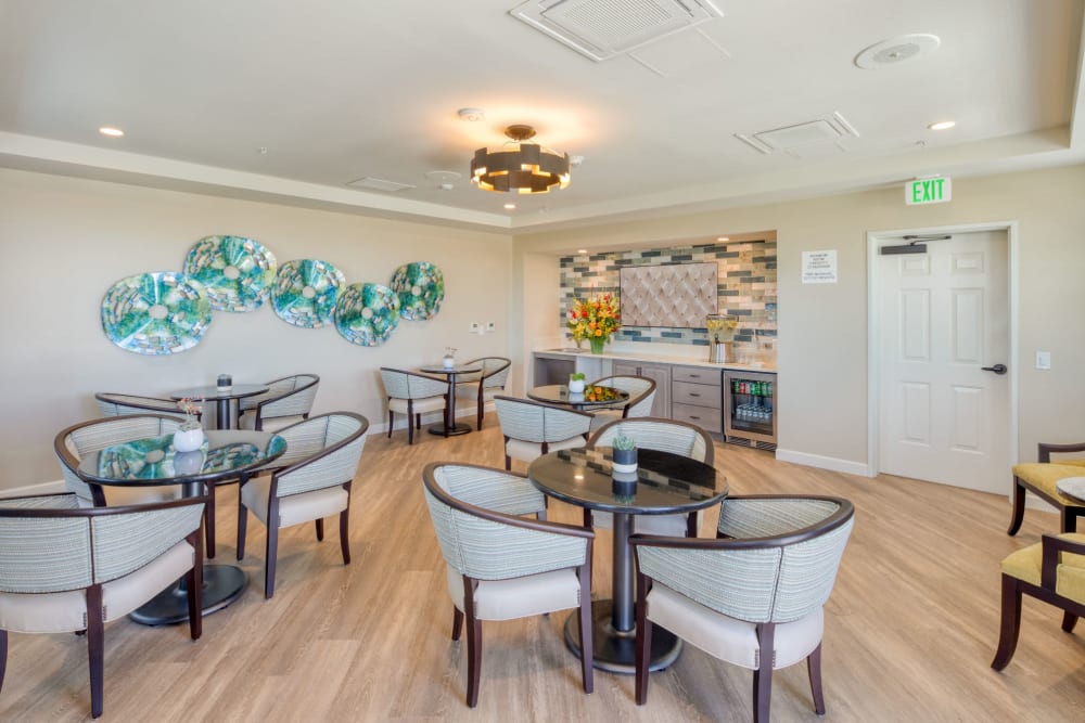 Sitting area at The Bluffs at Hamilton Hill in Novato, California