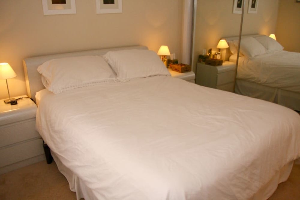 Bedroom at Parkview Commons Apartments in Caldwell, New Jersey