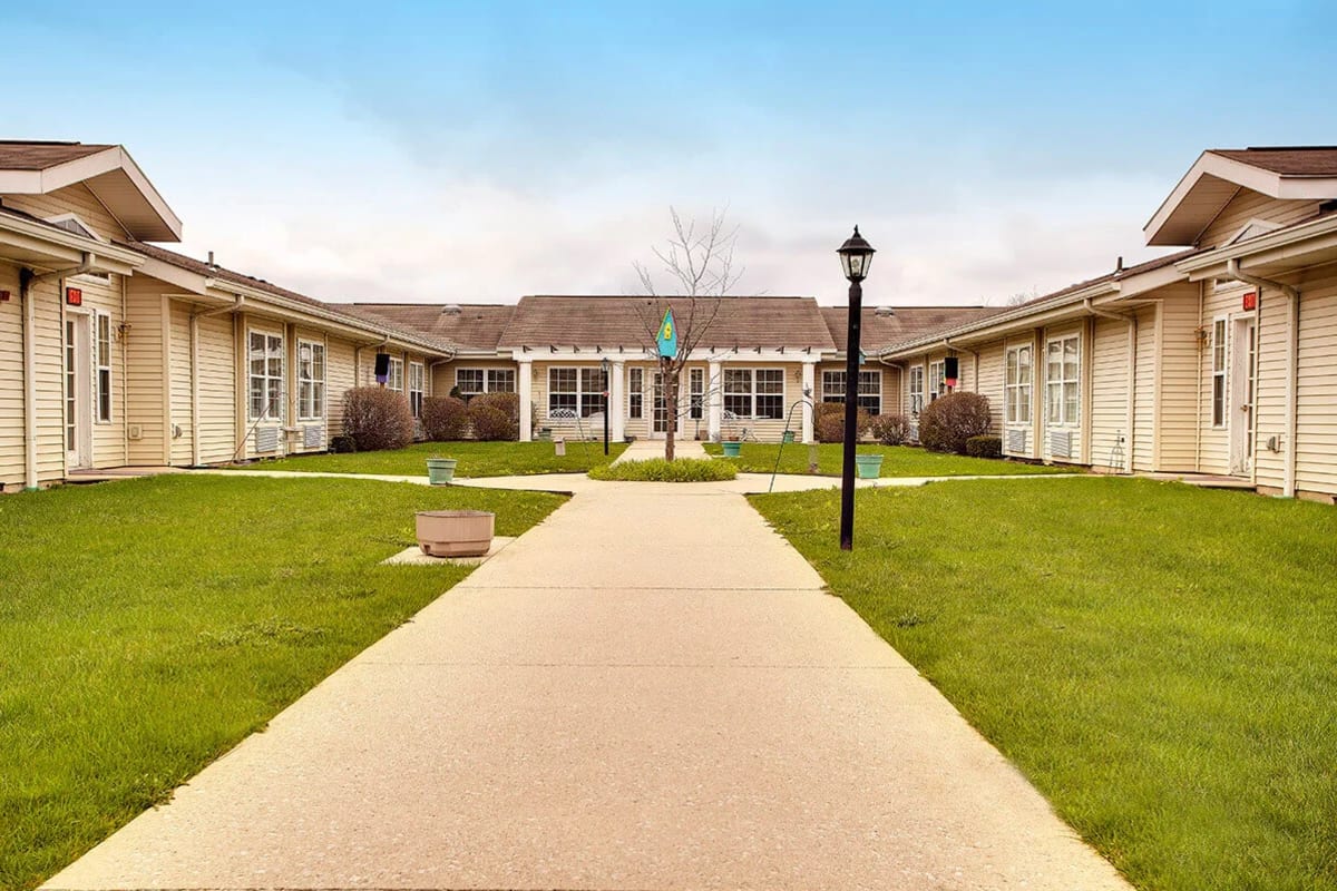 Court yard at Trustwell Living at Settlers Place in La Porte, Indiana