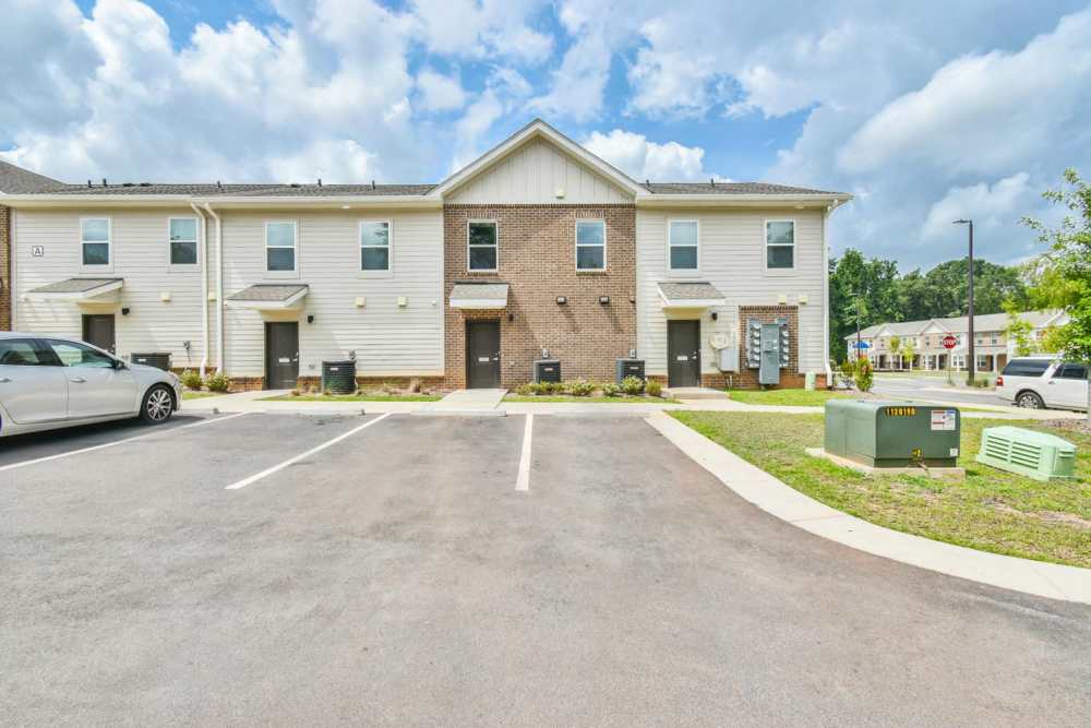 Apartment with car parking at Canaan Crossing in Madison. GA