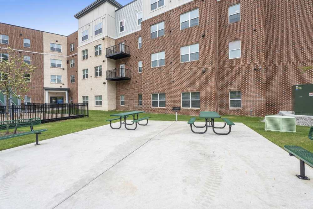 Outdoor seating space at Lambert Landing II in Chester, Virginia