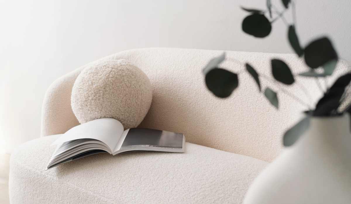 Soft couch at Landmark at Dublin in Dublin, Pennsylvania