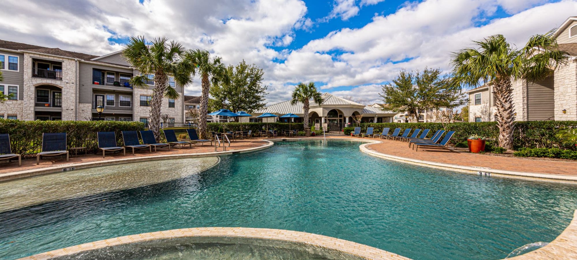 Apartments at Marquis Grand Lakes in Richmond, Texas