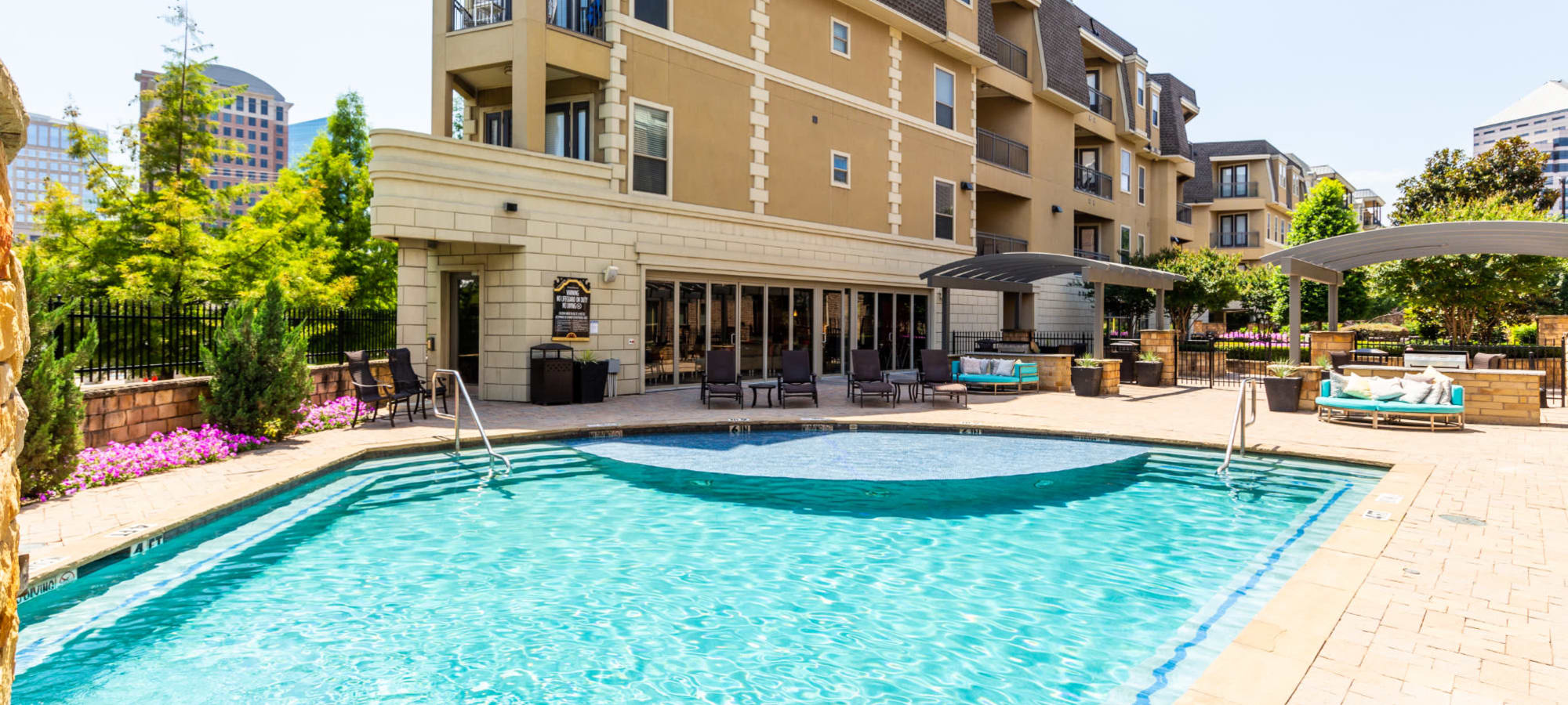 Amenities at The Marquis of State Thomas in Dallas, Texas