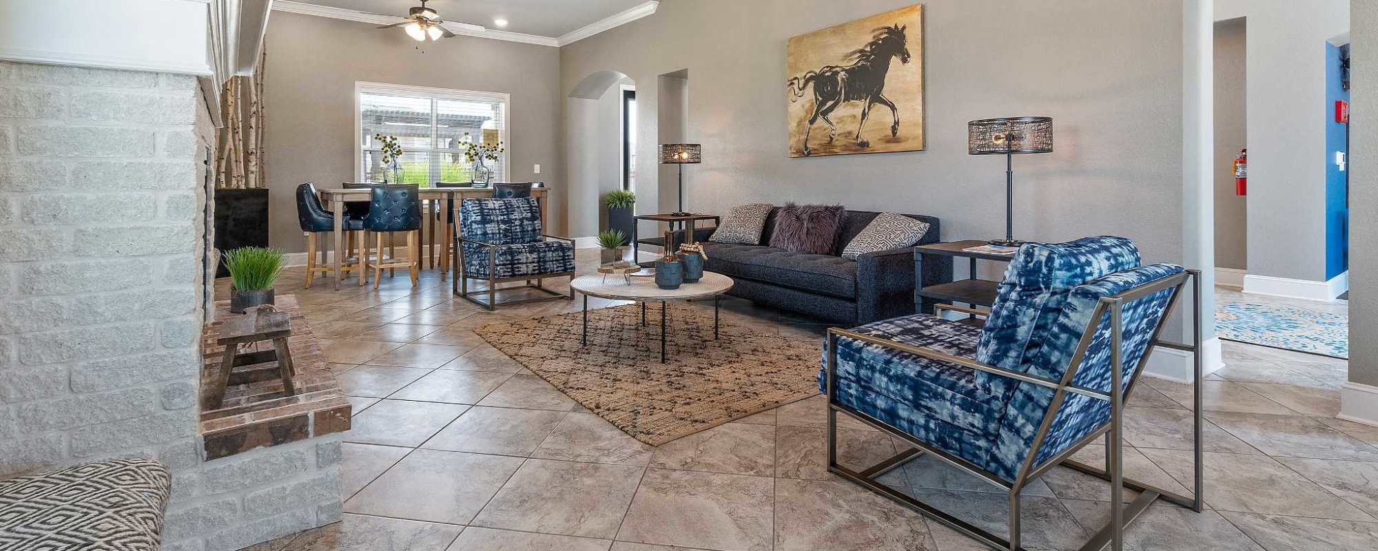 Paris, Texas, apartments at Pine Creek