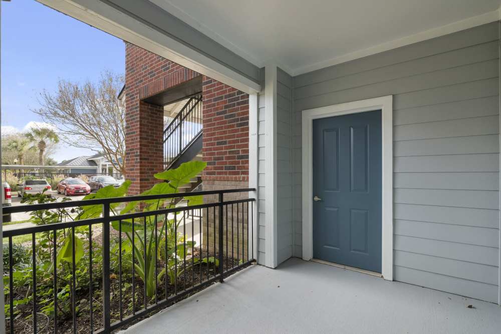 Front door and entrance at Beacon Lakes in Dickinson, Texas