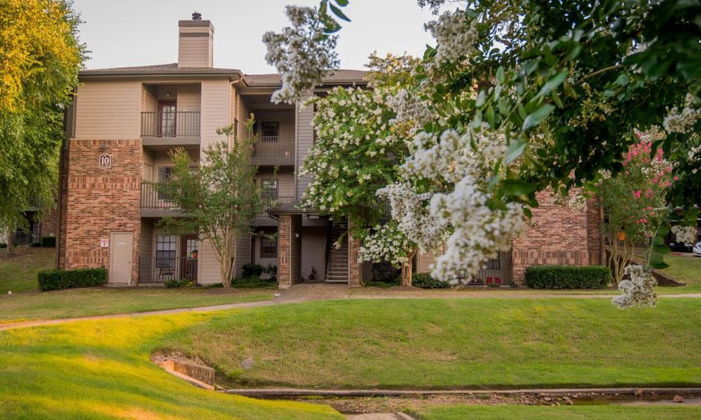 Exterior at Arbors of Pleasant Valley in Little Rock, Arkansas