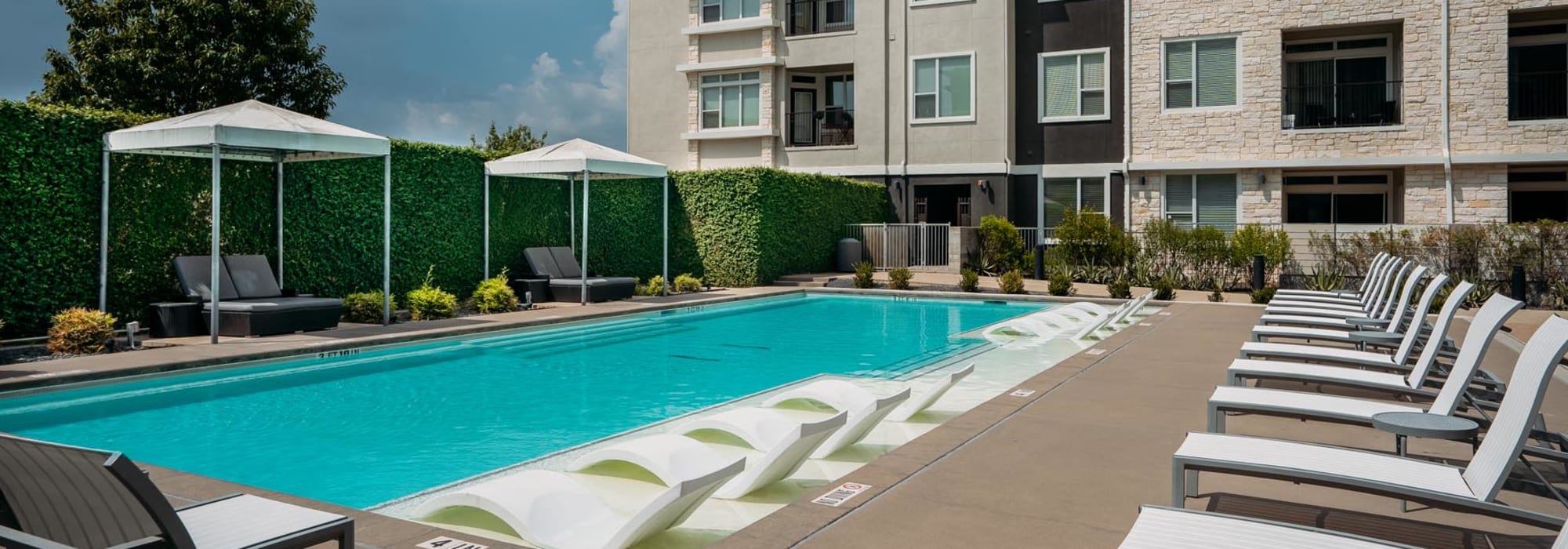 Resort-style swimming pool at Lakeshore Pearl in Austin, Texas