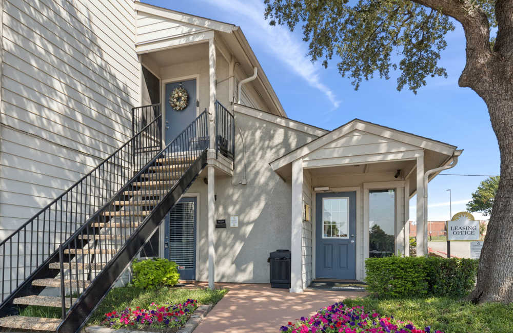 Community apartment at Peters Colony in Carrollton, Texas 