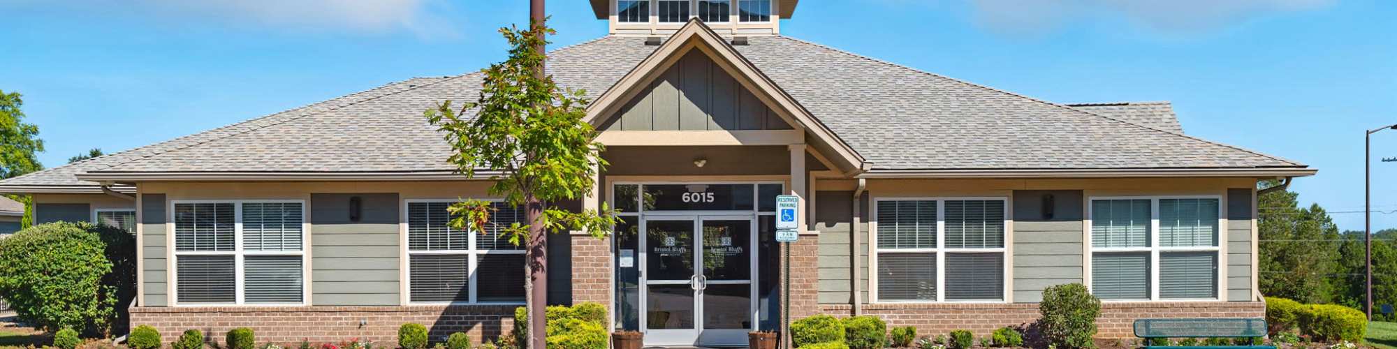 Photo Gallery | Bristol Bluffs Apartments in Louisville, Kentucky