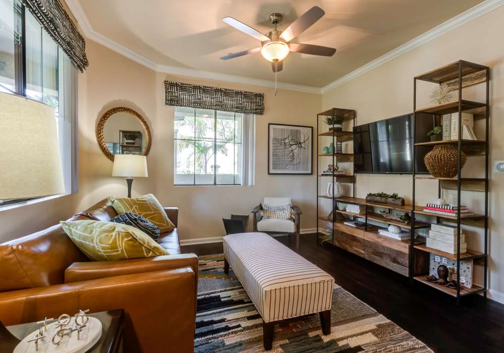 Apartment living room at Links at Westridge in Valencia, California