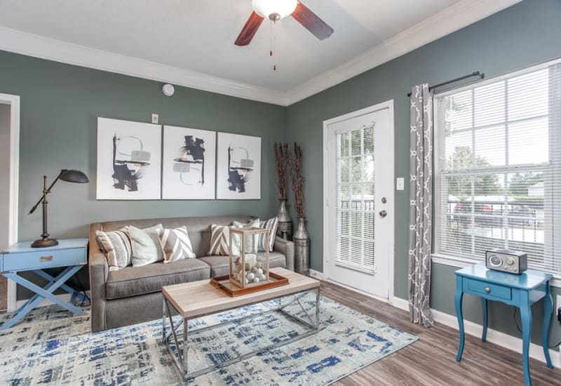 Well decorated living room at Meadow View in College Park, Georgia