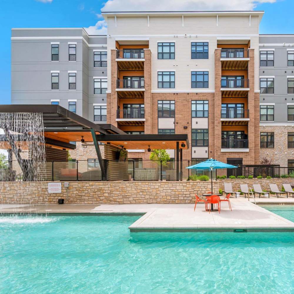 Sparkling swimming pool at Neo Vantage Point in Maryland Heights, Missouri