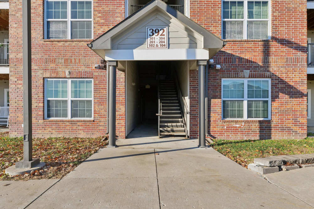 Charming entrance at 392 in Anytown, Texas. Covington Woods Apartments in Lansing, Kansas