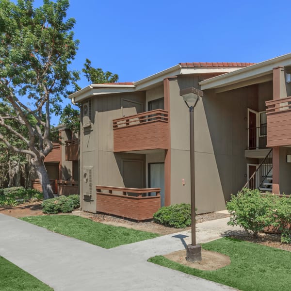 Exterior view of Parcwood Apartments